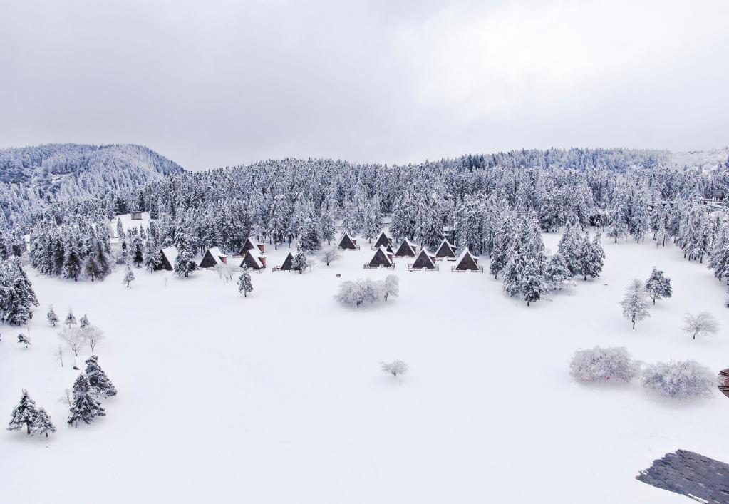 重慶武隆：“冰雪世界”引客來(lái)