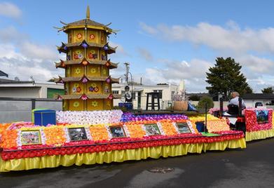 一位新西蘭老人與他的中國(guó)花車(chē)情緣