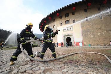 福建龍巖：消防演練保節(jié)日平安