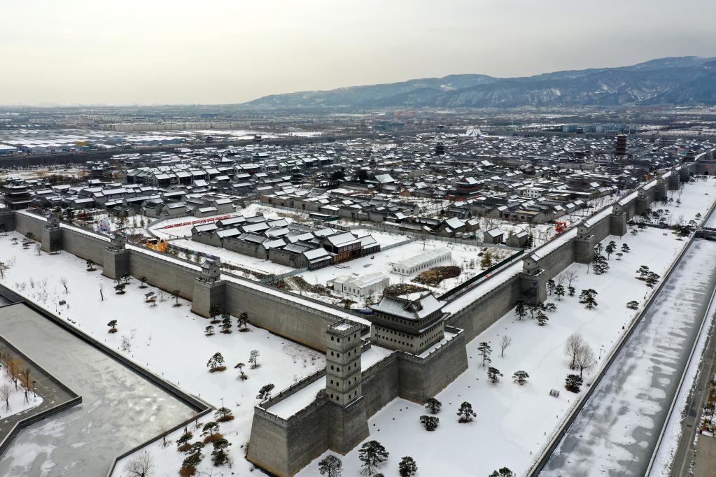 雪落“鳳凰城”