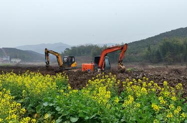 湖南常寧：高標準農(nóng)田建設(shè)備春耕