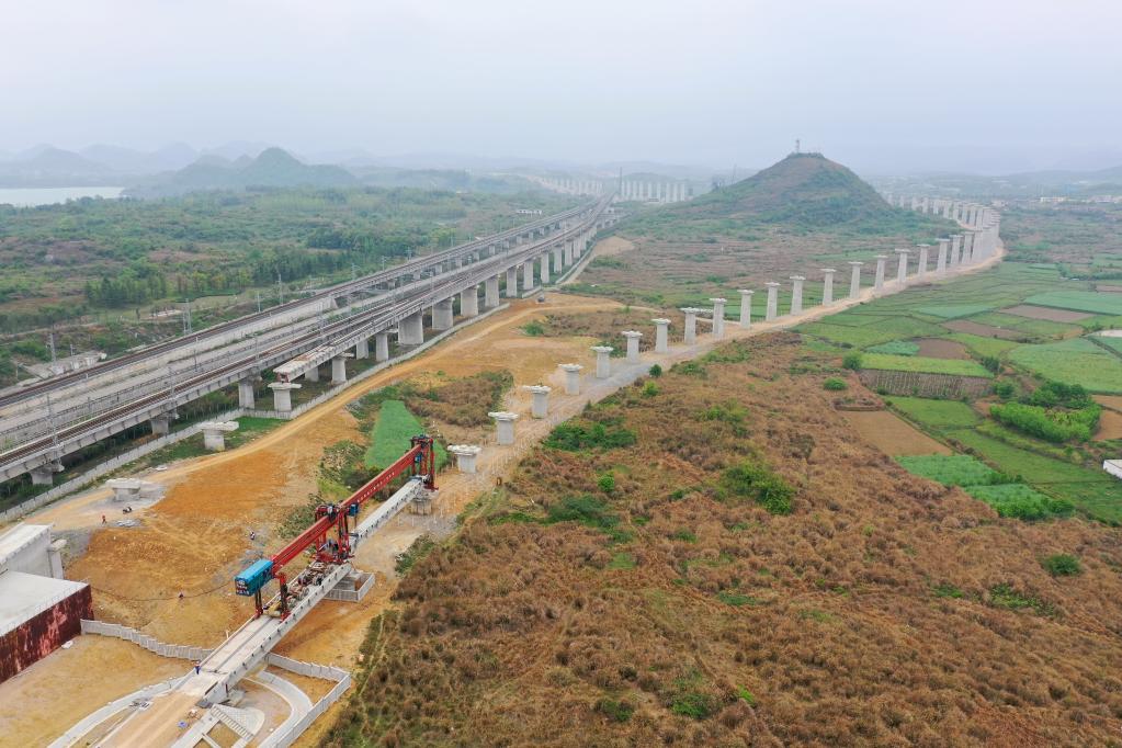 貴南高鐵引入貴陽(yáng)樞紐工程開始架梁