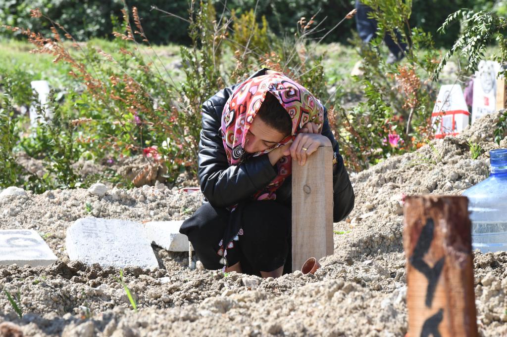 土耳其地震災區度過悲傷與希望交織的開齋節