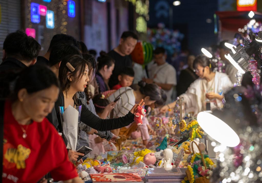 寧夏銀川：發展“夜經濟” 激發消費活力