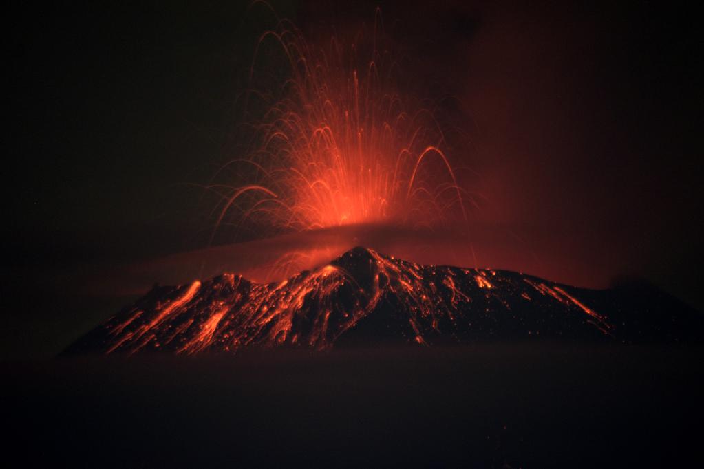 火山活動致墨西哥兩座機(jī)場暫時關(guān)閉