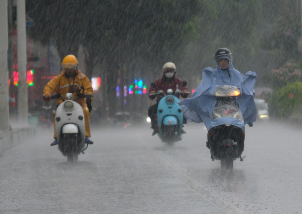 廣西連續發布暴雨橙色預警