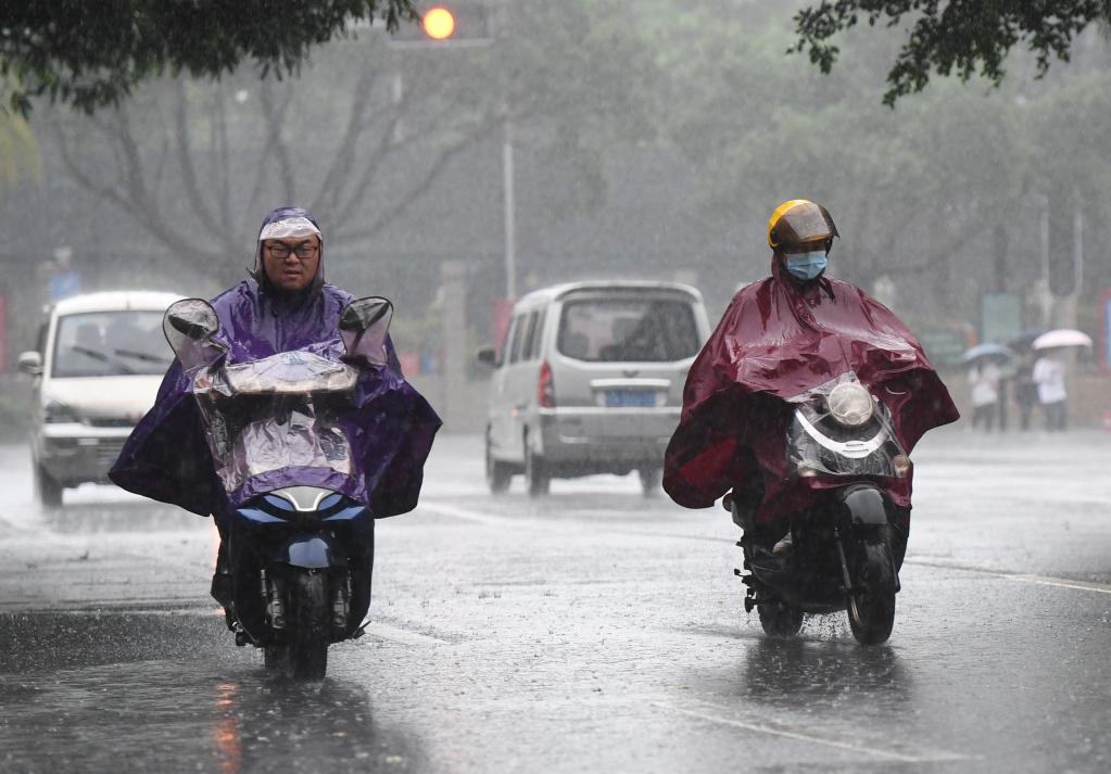 廣西繼續(xù)發(fā)布暴雨藍(lán)色預(yù)警