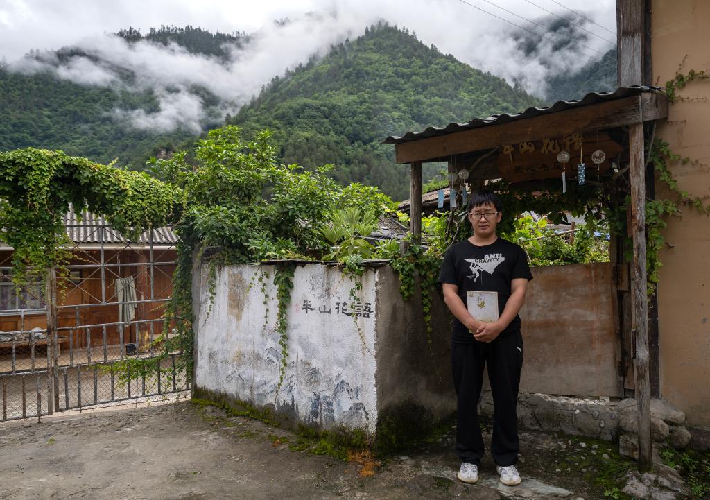 國道之行 從雪山奔向大海丨怒江邊，書香把夢想送往遠(yuǎn)方