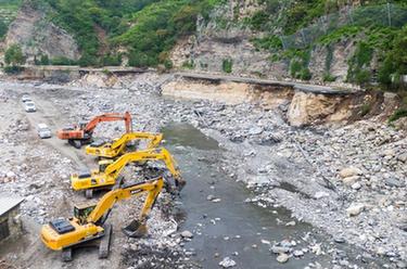 新華全媒+丨北京努力復通山區道路