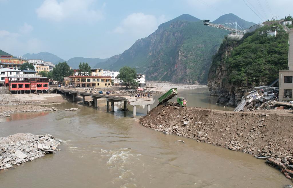 新華全媒+丨河北淶水：部分因災(zāi)阻斷道路達到基本通行條件