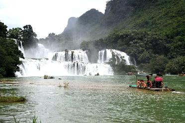 中越德天（板約）瀑布跨境旅游合作區(qū)啟動(dòng)試運(yùn)營(yíng)