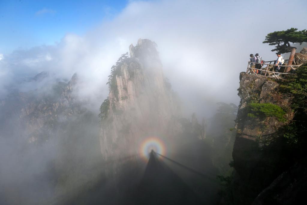 美麗中國｜安徽黃山：奇峰云海