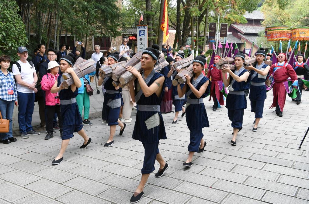 江西景德鎮(zhèn)葫蘆窯復(fù)燒點(diǎn)火