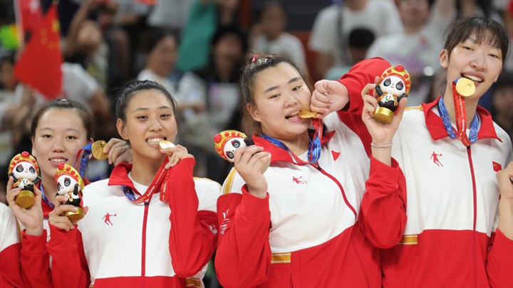 中國隊戰勝日本隊獲得大運會女子籃球金牌