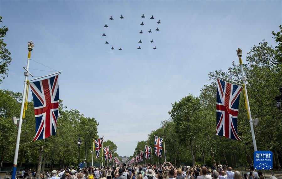 （國際·一周看天下）英國舉行皇家閱兵式慶祝國王官方生日